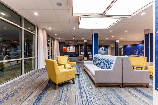 Images Holiday Inn Express & Suites Charlottesville by IHG