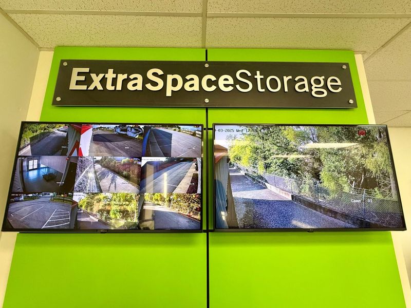 Images Extra Space Storage