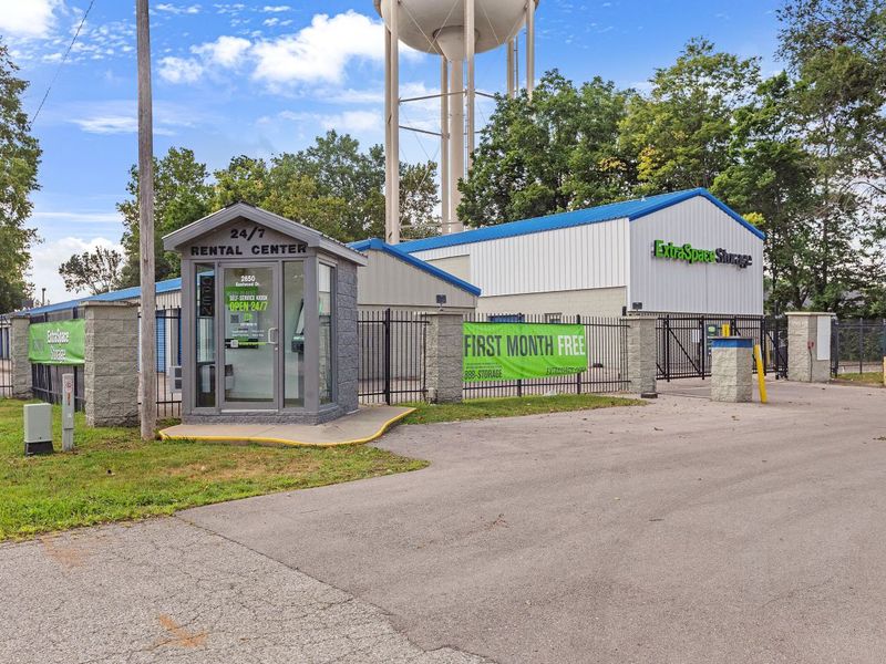 Beauty Image - Storage Express at 2650 Eastwood Dr, Columbus, IN 47203