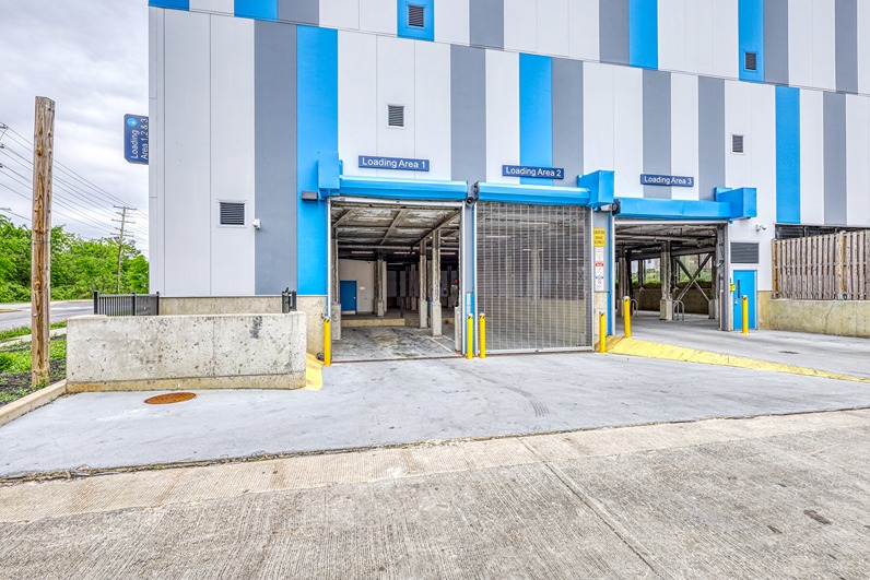 SmartStop Self Storage Washington DC 1401 22nd St SE covered loading dock