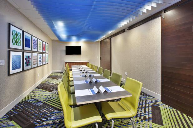 Images Holiday Inn Express & Suites Grand Rapids - Airport North, an IHG Hotel