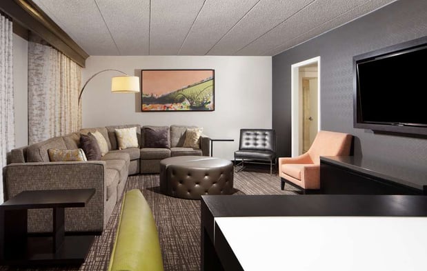Images Embassy Suites by Hilton Philadelphia Airport