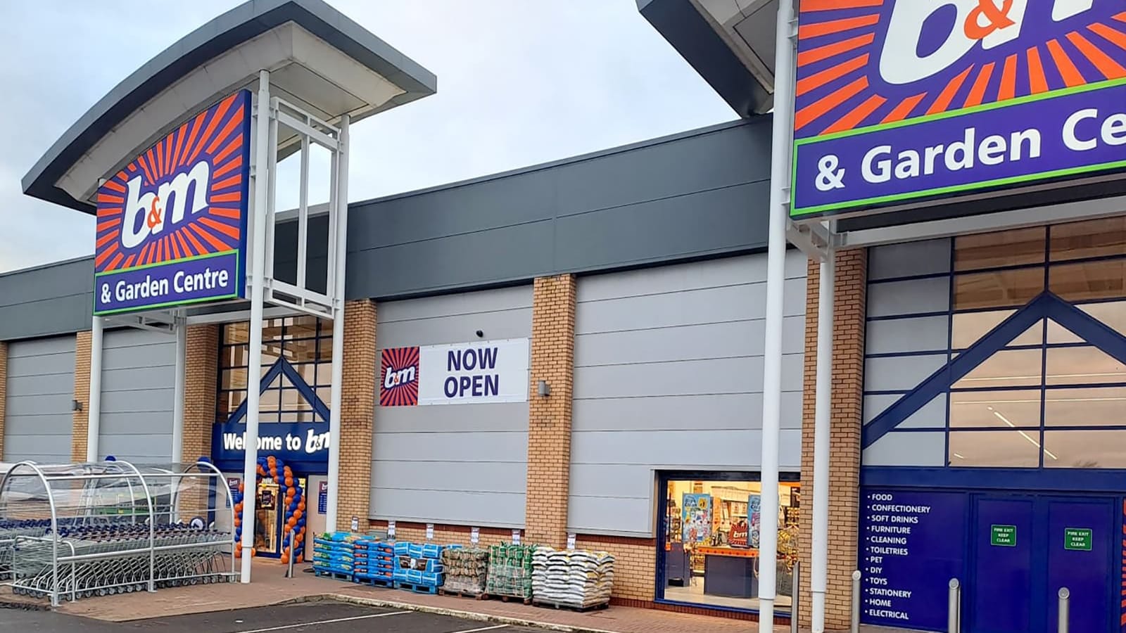 Images B&M Store with Garden Centre