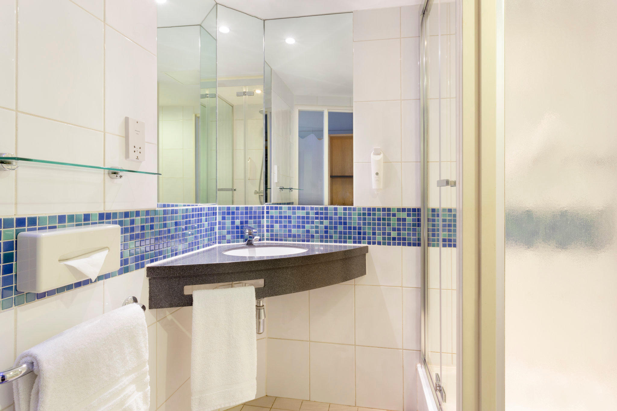 Images Holiday Inn Express London - Park Royal, an IHG Hotel