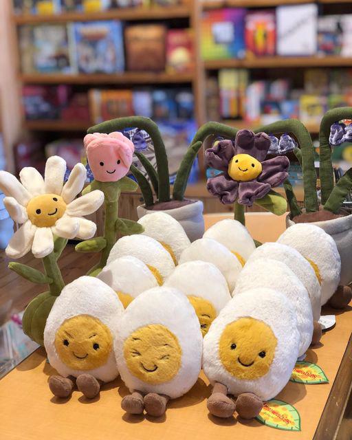 We hope you all had an EGG-CELLENT weekend! 🌸🥚🌼🌷☀️