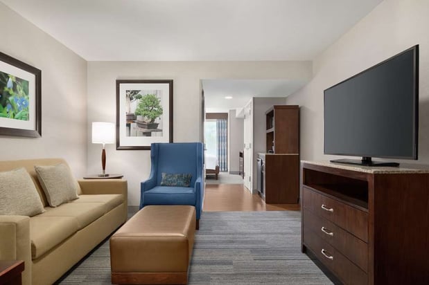 Images Hilton Garden Inn Stony Brook