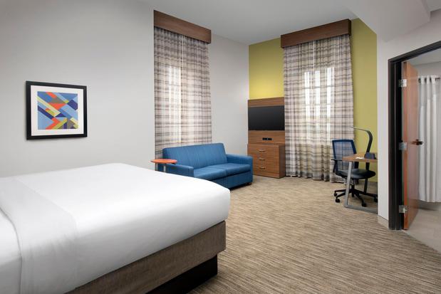 Images Holiday Inn Express San Antonio N-Riverwalk Area by IHG