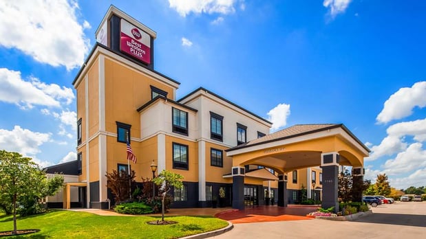 Images Best Western Plus Barsana Hotel & Suites
