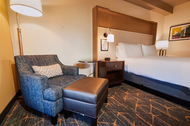 Images Holiday Inn & Suites Oakland - Airport by IHG