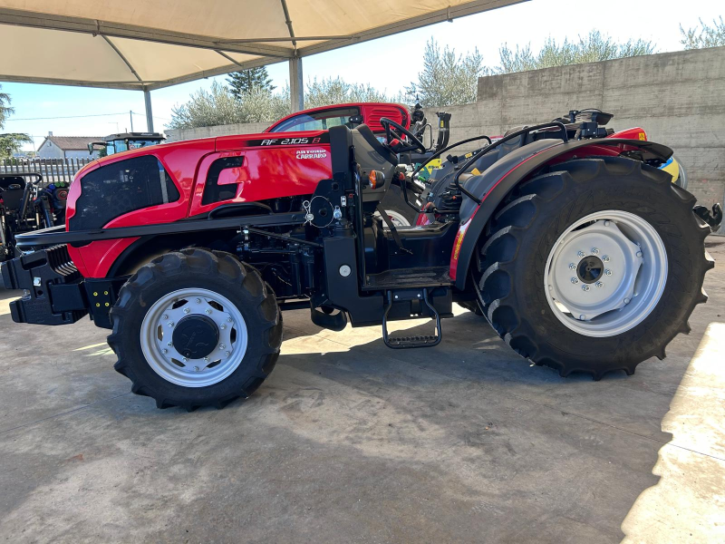 Images Jonica Tractors