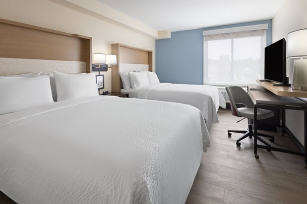 Images Holiday Inn & Suites Richmond - West End by IHG