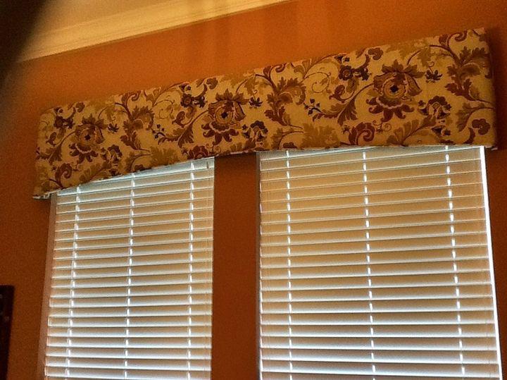 Here’s a cute way to stash the hardware on your Blinds! This Katy Home features both a Valance and our Faux Wood Blinds. It’s a great pairing that creates a nicely finished look! #BudgetBlindsKatySugarLand #KatyTX #FauxWoodBlinds #CustomValance #FreeConsultation #WindowWednesday