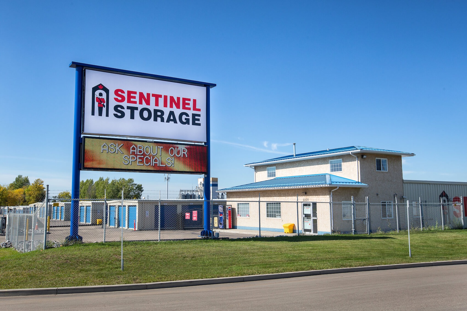 Sentinel Storage - Edmonton Yellowhead Trail (Self-Serve) Edmonton (587)600-1116
