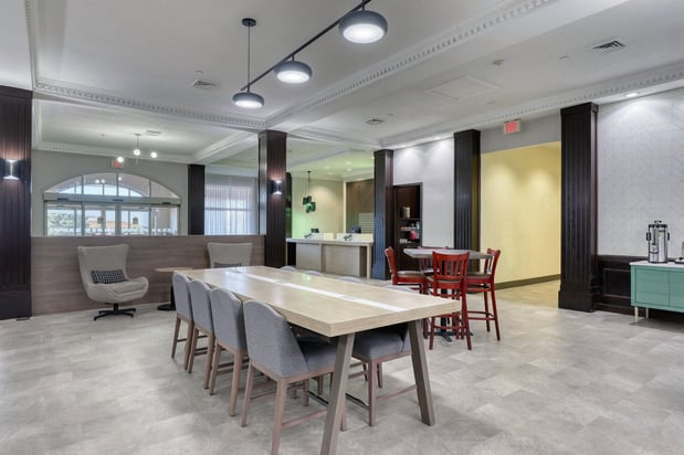 Images Holiday Inn & Suites Madison West - Middleton by IHG