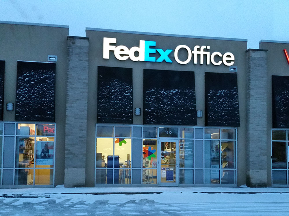 Exterior photo of FedEx Office location at 1510 Olentangy River Rd\t Print quickly and easily in the self-service area at the FedEx Office location 1510 Olentangy River Rd from email, USB, or the cloud\t FedEx Office Print & Go near 1510 Olentangy River Rd\t Shipping boxes and packing services available at FedEx Office 1510 Olentangy River Rd\t Get banners, signs, posters and prints at FedEx Office 1510 Olentangy River Rd\t Full service printing and packing at FedEx Office 1510 Olentangy River Rd\t Drop off FedEx packages near 1510 Olentangy River Rd\t FedEx shipping near 1510 Olentangy River Rd