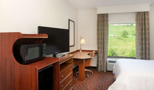 Images Hampton Inn & Suites Pittsburgh-Meadow Lands