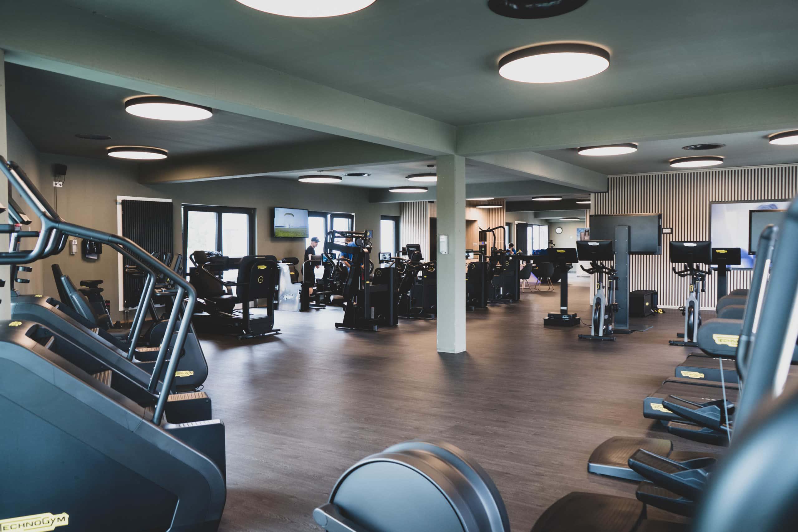 clever fit NEXT Fitnessstudio | Krafttraining, Fitnesskurse, Personal Training, Gewerbestraße 5 in Straßlach-Dingharting