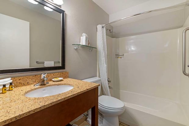 Images Best Western Plus Windjammer Inn & Conference Center