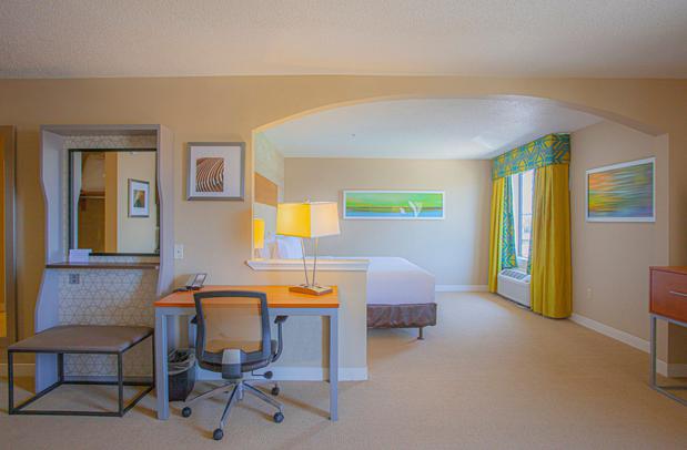 Images Holiday Inn & Suites Spring - the Woodlands Area by IHG