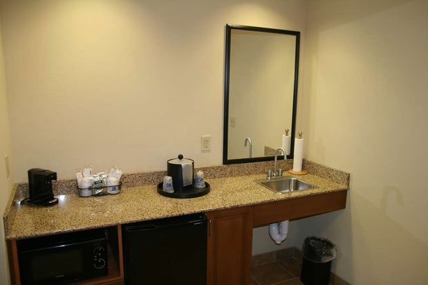 Images Hampton Inn & Suites Warren