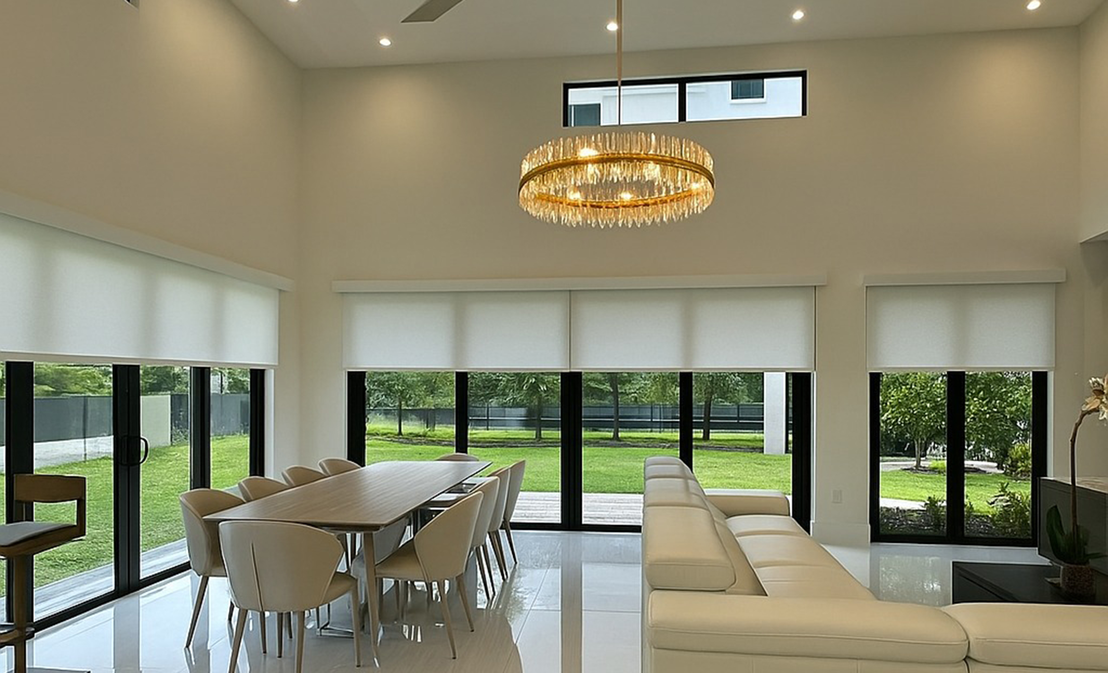 Blinds 
Indoor and Outdoor 
Call us to schedule your FREE estimate at (786) 597-1085. 