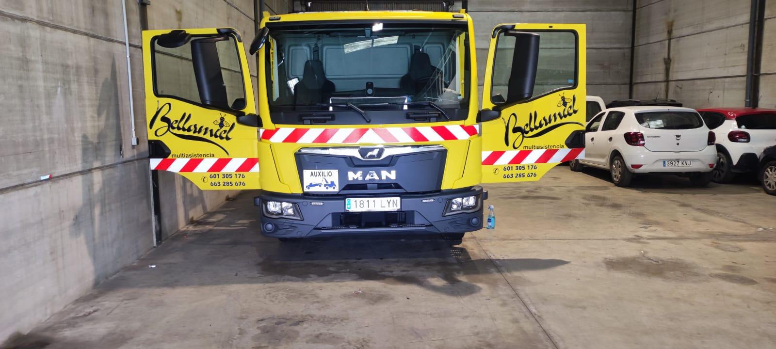 Images Grúas Bellamiel