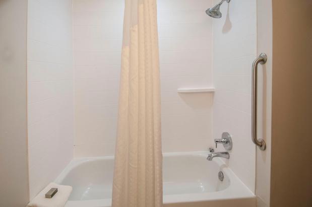 Images Holiday Inn Express & Suites Biloxi- Ocean Springs by IHG