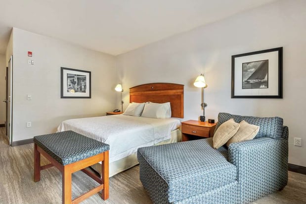 Images Hampton Inn & Suites Mystic