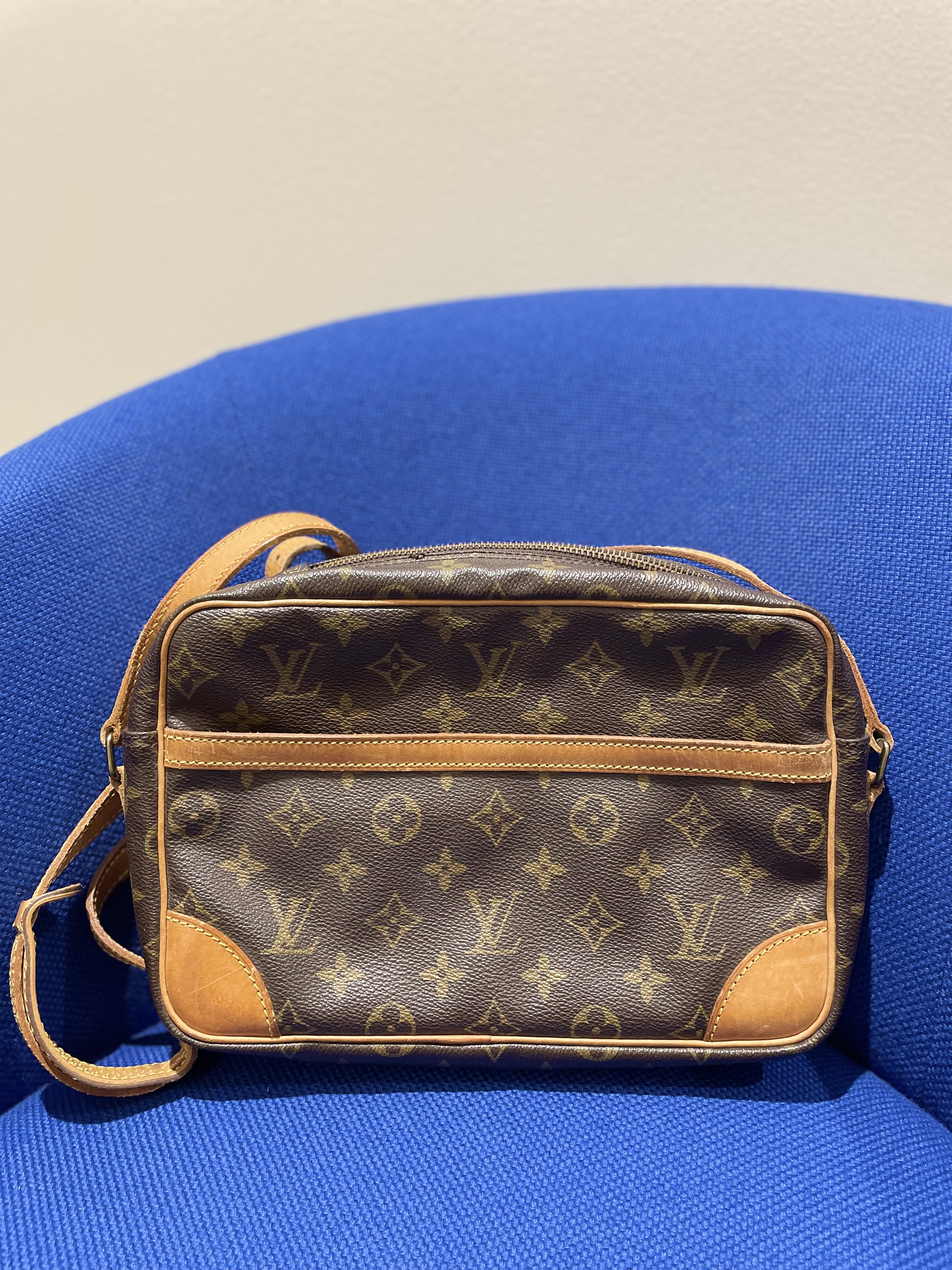 Images KOMEHYO（コメ兵）買取センター南森町