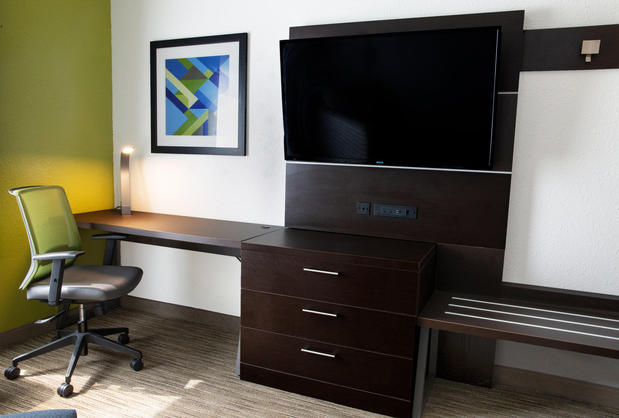Images Holiday Inn Express & Suites Dayton-Huber Heights, an IHG Hotel