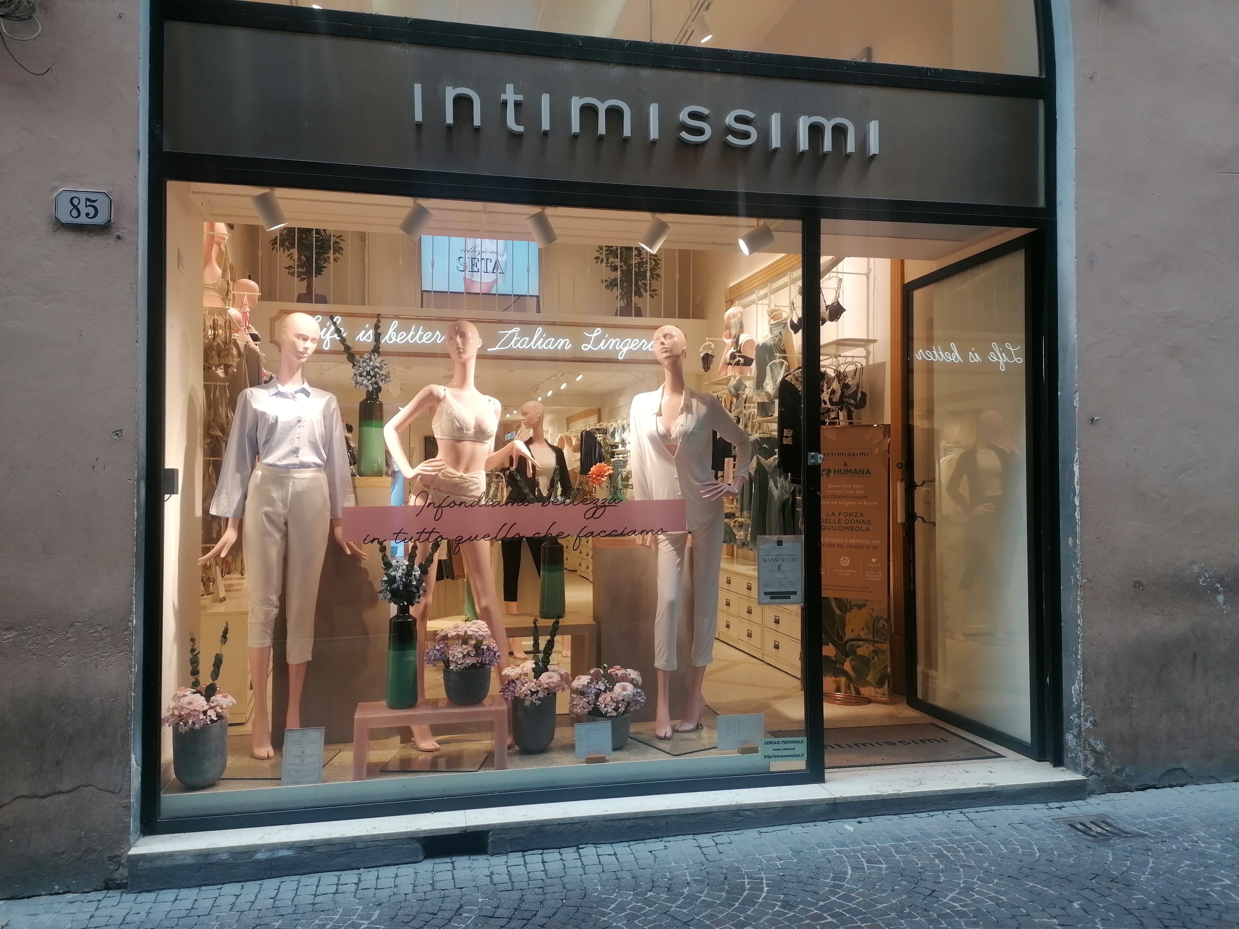 Intimissimi viale marconi on sale