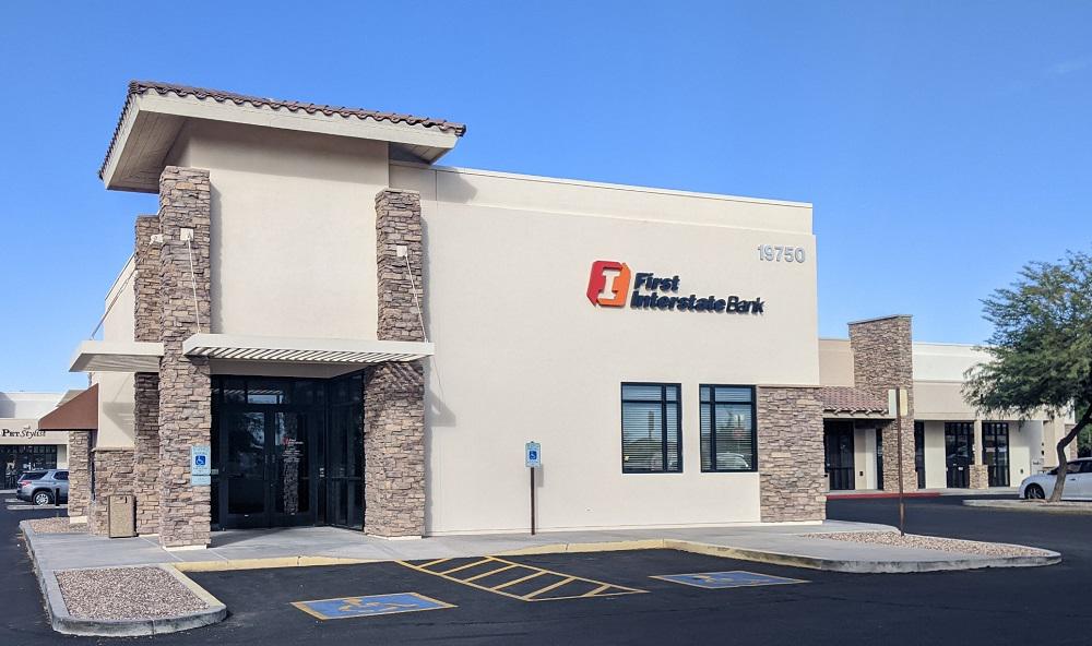Exterior image of First Interstate Bank in Maricopa, Arizona.