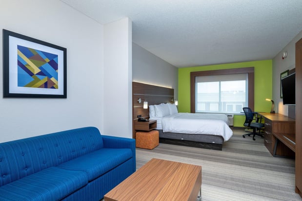 Images Holiday Inn Express & Suites Woodbridge by IHG