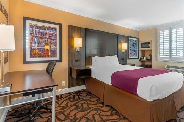 Images Best Western Plus Airport Plaza