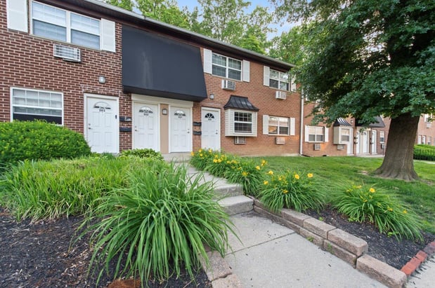 Images Fox Pointe Apartment Homes