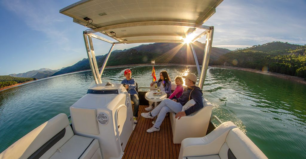 Images Cazorvillas Náutica - Alquiler Barcos Solares