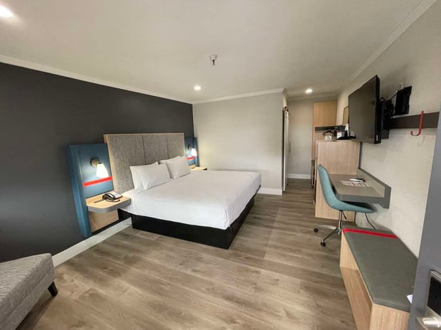 Images The Midtowner Hotel, SureStay Collection by Best Western