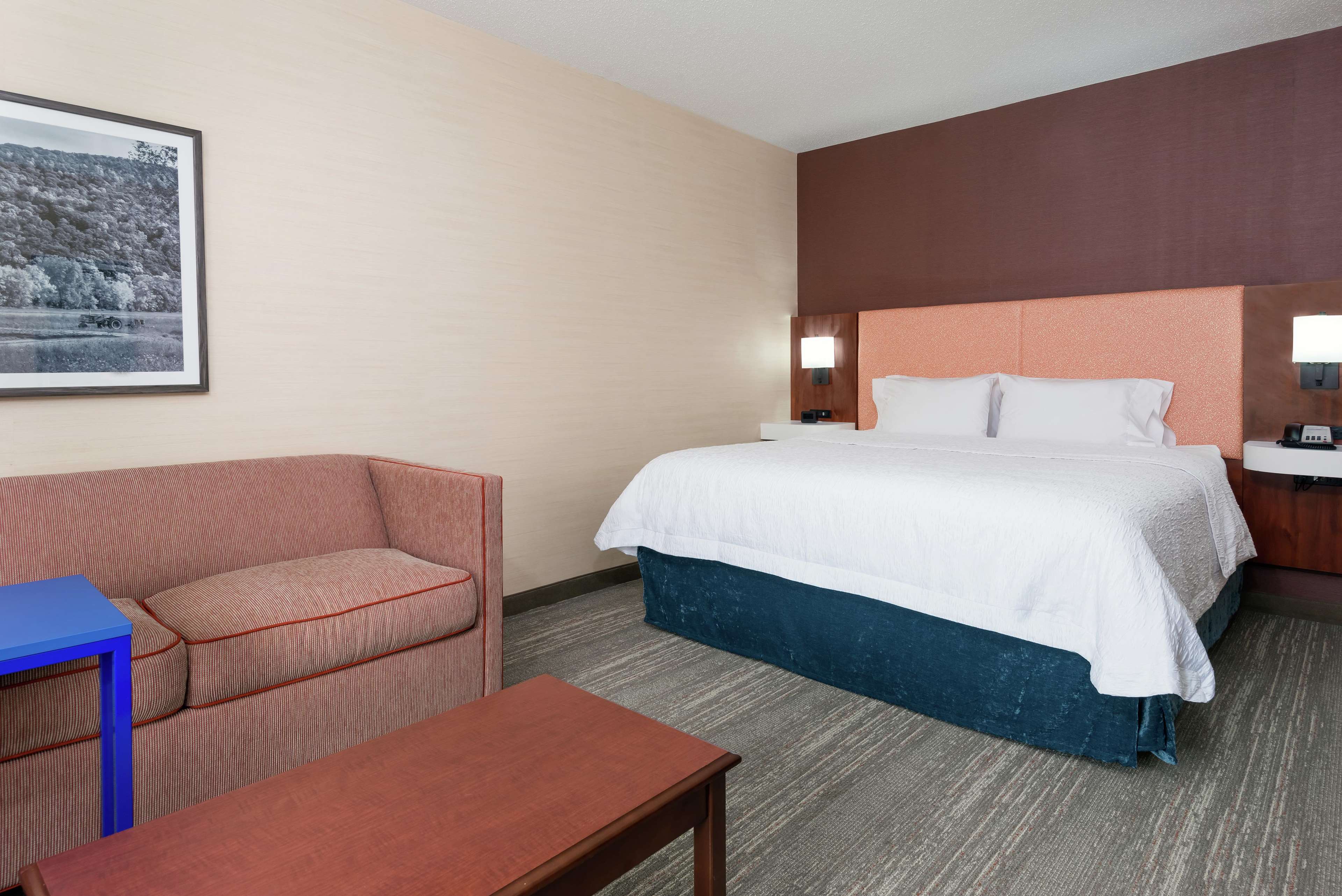 Thb Holiday Inn Springfield South Enfield Ct Hotel In Enfield