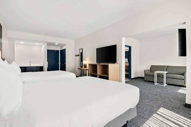 Images Spark by Hilton Lancaster Dutch Country