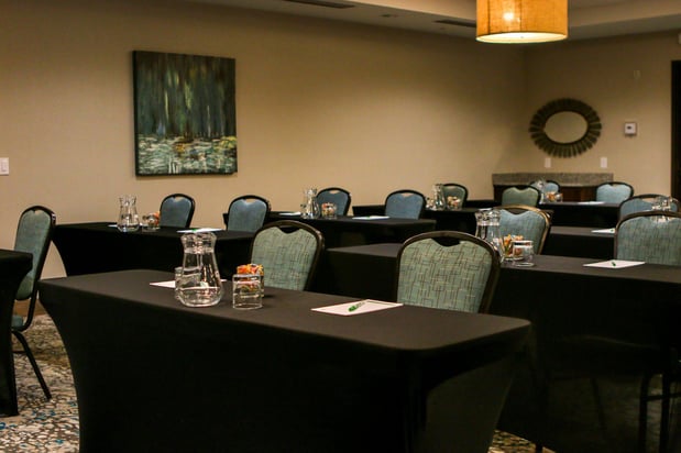 Images Holiday Inn & Suites Denver Tech Center-Centennial by IHG