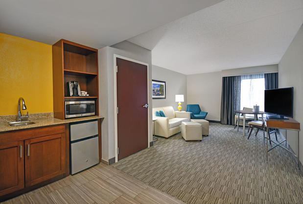 Images Holiday Inn Express & Suites Cincinnati Riverfront, an IHG Hotel