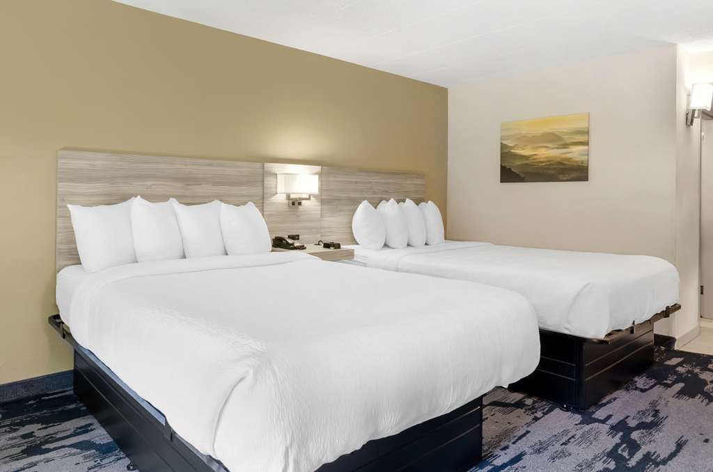 Double Queen Suite