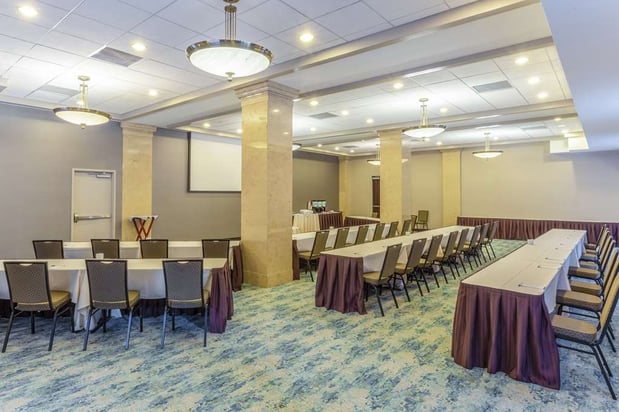 Images Hilton Garden Inn Indianapolis Downtown