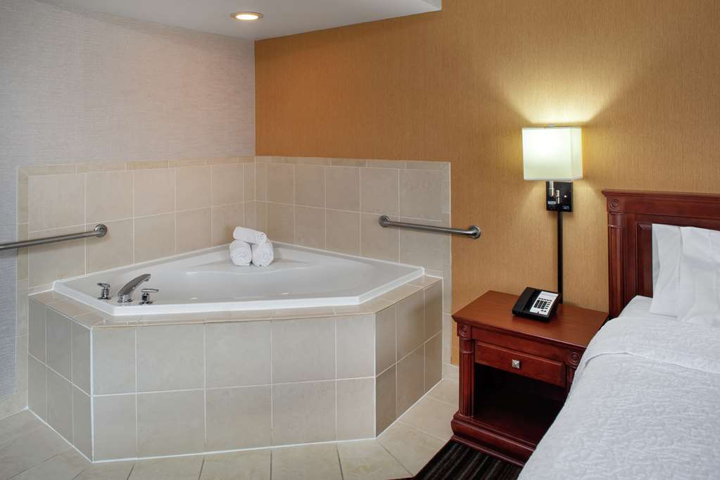 Images Hampton Inn & Suites by Hilton Toronto Airport