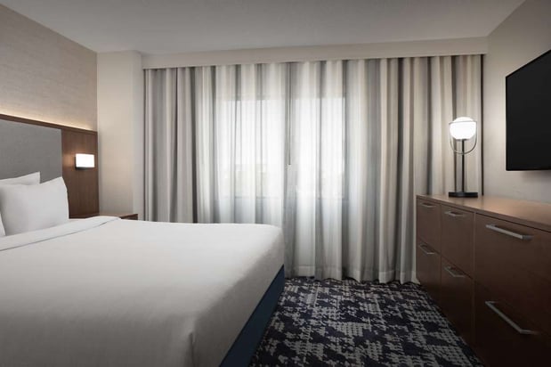Images Embassy Suites by Hilton Dallas Near the Galleria