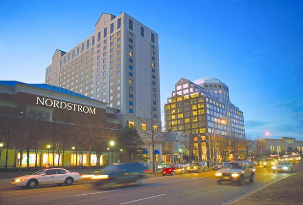 Images Fashion Centre at Pentagon City
