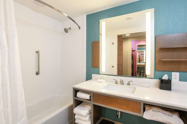 Images Hilton Garden Inn Cincinnati Midtown