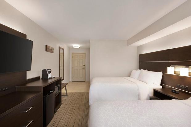 Images Holiday Inn Express & Suites Sarasota East - I-75 by IHG