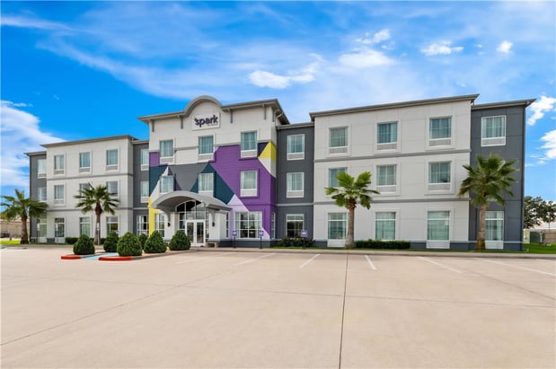 Images Spark by Hilton Victoria