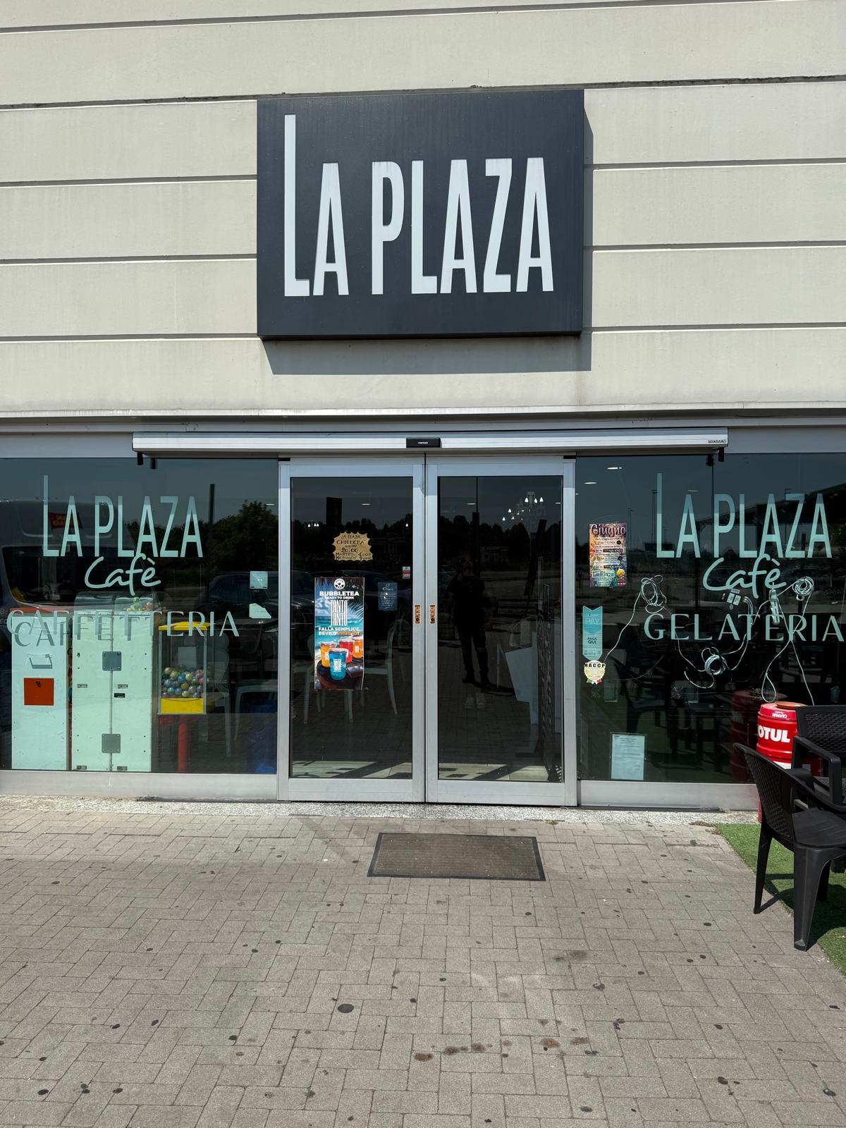 Images CoinFlip Bitcoin ATM - La Plaza Cafè (Casorate Primo)